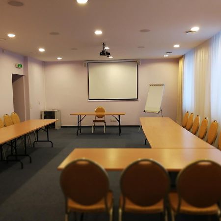 Hotel Angelas Utena Kültér fotó