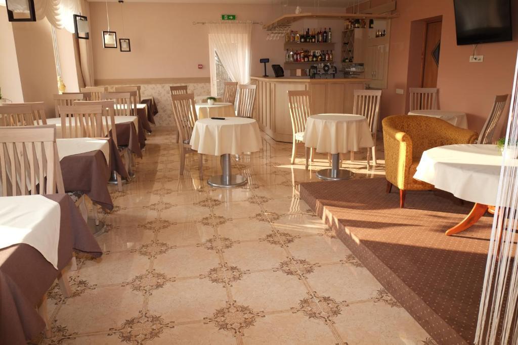 Hotel Angelas Utena Kültér fotó